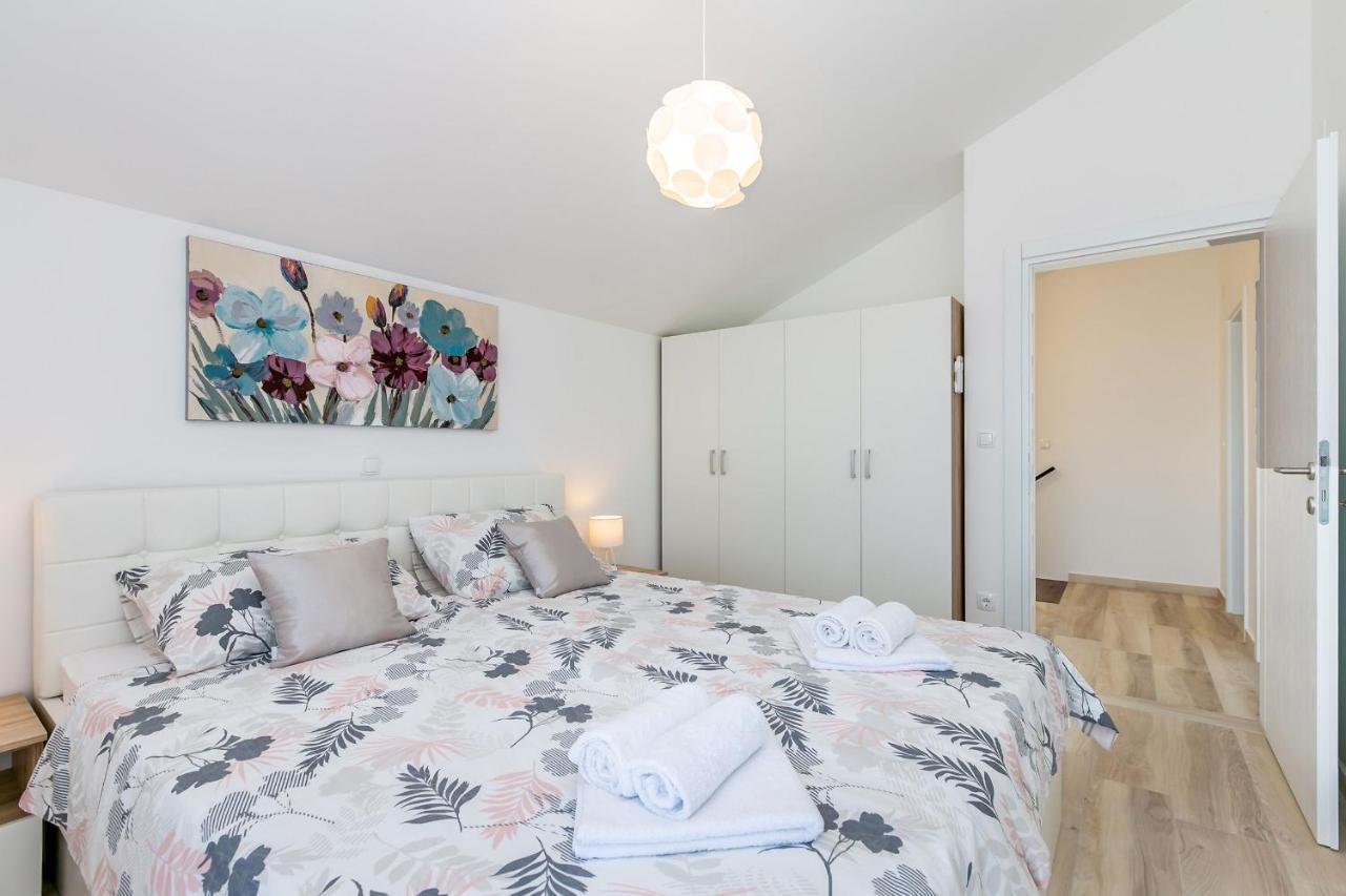 Holiday House San Michele Vrh  외부 사진