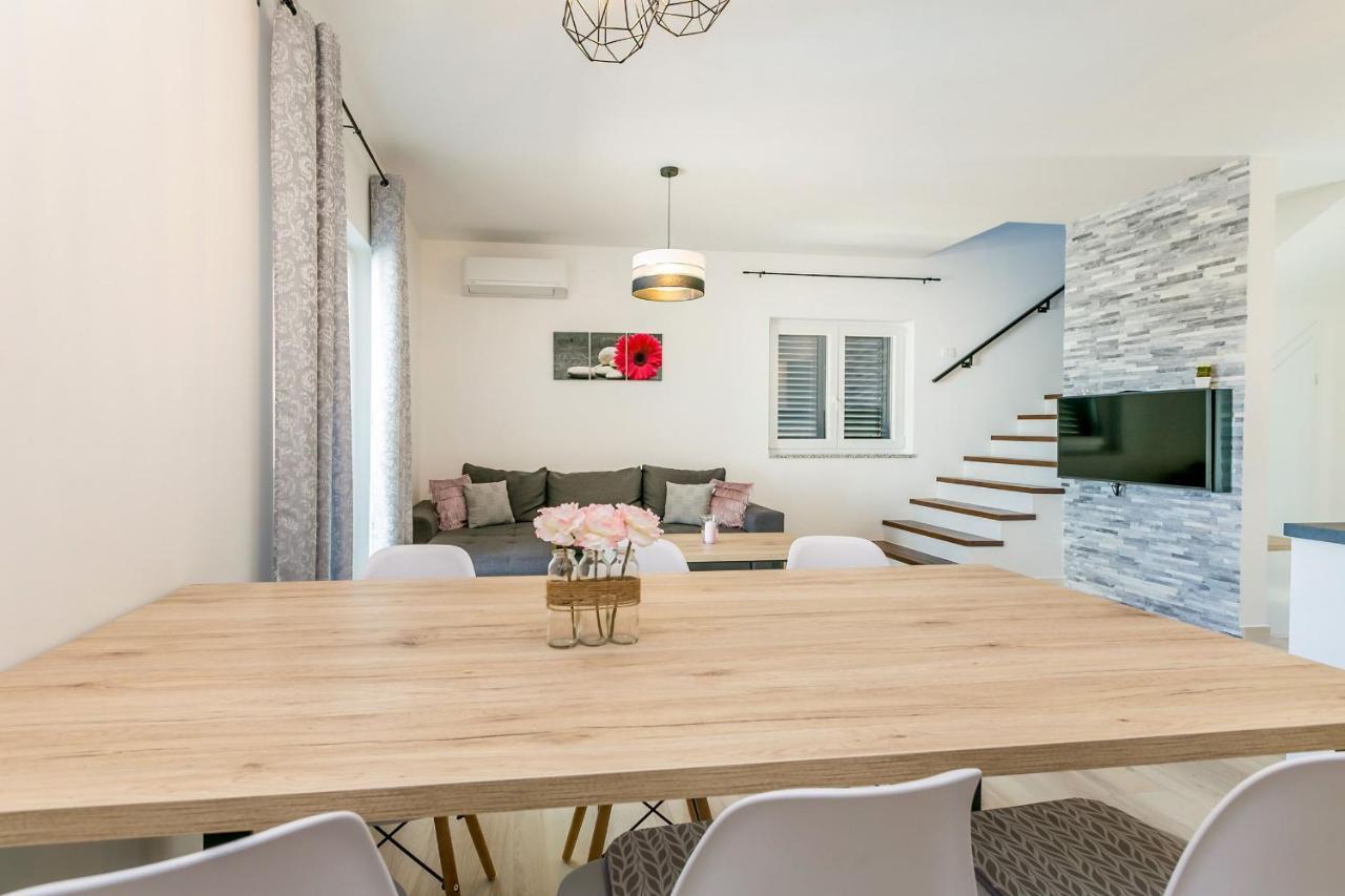 Holiday House San Michele Vrh  외부 사진